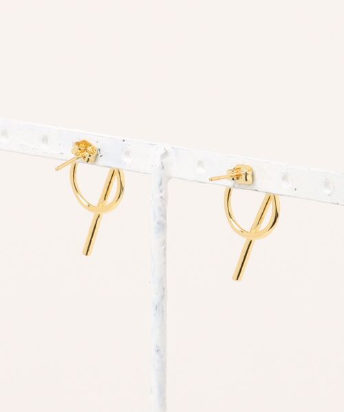 Q（キュー）の「サークルラインピアス（ピアス（両耳用）・レディース・ゴールド・ONE SIZE）」の5枚目の写真