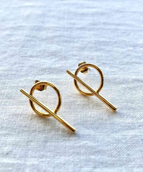 Q（キュー）の「サークルラインピアス（ピアス（両耳用）・レディース・ゴールド・ONE SIZE）」の2枚目の写真