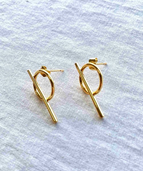 Q（キュー）の「サークルラインピアス（ピアス（両耳用）・レディース・ゴールド・ONE SIZE）」の3枚目の写真