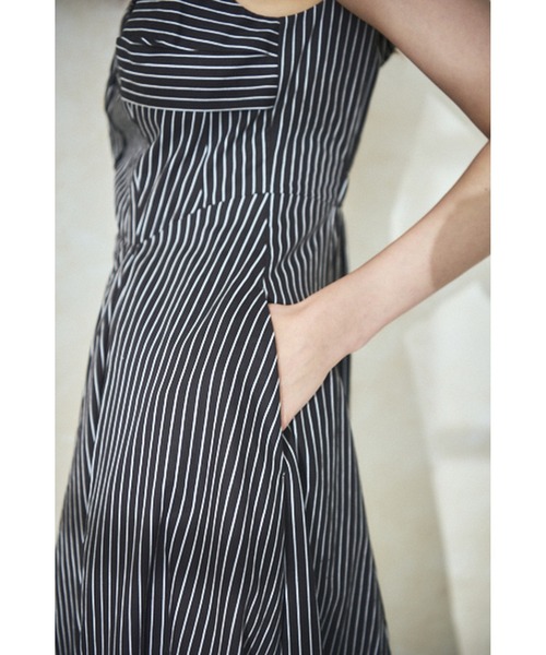Estella.K(エステラケー)の「Gina Long Dress フロントツイストドレス(ワンピース・レディース・ネイビー/ホワイト/ブラック系・FREE)」の21枚目の写真