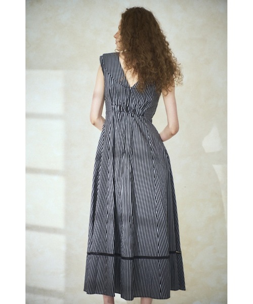 Estella.K(エステラケー)の「Gina Long Dress フロントツイストドレス(ワンピース・レディース・ネイビー/ホワイト/ブラック系・FREE)」の22枚目の写真