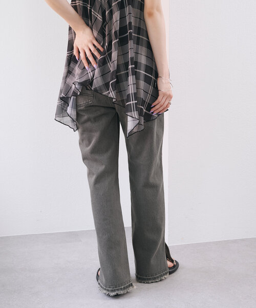 kastane スタッズデニムパンツ　１ new arrival】 スタッズデニムパンツ ¥9,350（税込） 加工感の
