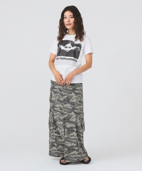 Ray BEAMS（レイビームス）の「【別注】Kevin Cummins / 「Bjork」Photo T①（Tシャツ/カットソー・レディース・ホワイト・ONE SIZE）」の2枚目の写真