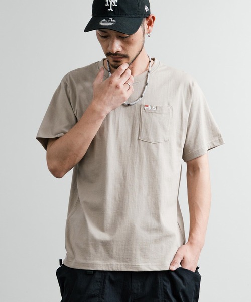 FILA(フィラ)の「FILA フィラ ポケット付きワンポイントロゴ刺繍クルーネック半袖Tシャツ(Tシャツ/カットソー・メンズ・ブラック/ホワイト/ブルーグレー/グレイッシュベージュ/杢グレー/ネイビー・M/L/LL)」の5枚目の写真