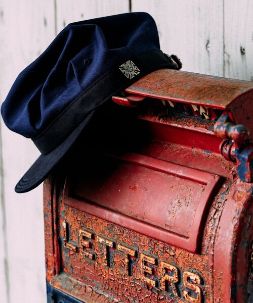 BILL WALL LEATHER(ビルウォールレザー)の「【別注】銀座トラヤ帽子店 / Railroad Cap(キャップ・レディース・ネイビー/ベージュ・ONE SIZE)」の2枚目の写真