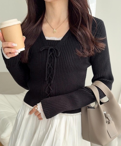 mily bilet（ミウィビレット）の「【mily bilet】レースアップで魅せる、大人フェミニン。袖レース使いリボンデザインリブニットプルオーバー（ニット/セーター・レディース・バーガンディー/グレー/アイボリー/ブラック/ブラウン/ブルー・X-LARGE/SMALL/MEDIUM/LARGE）」の2枚目の写真
