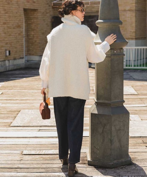 titivate（ティティベイト）の「ハイネックルーズニットベスト（ベスト・レディース・ブラック/ベージュ/オフホワイト/グレー・L/M）」の7枚目の写真