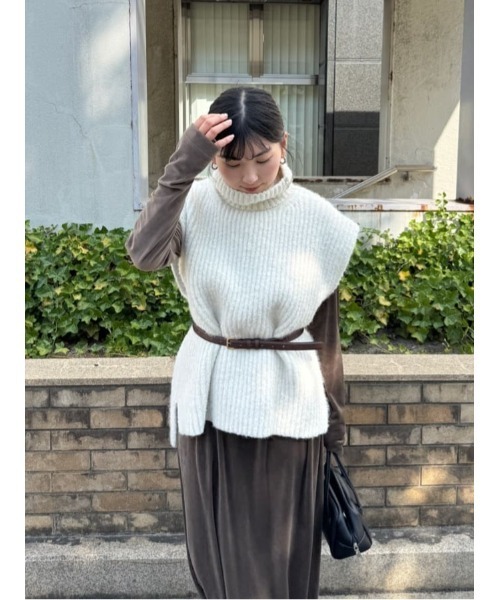 titivate（ティティベイト）の「ハイネックルーズニットベスト（ベスト・レディース・ブラック/ベージュ/オフホワイト/グレー・L/M）」の5枚目の写真