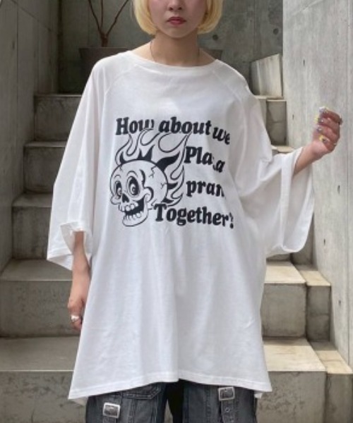 Candy Stripper（キャンディストリッパー）の「FIRE SKULL OVER SIZE RAGLAN トップス（Tシャツ/カットソー・レディース・オフホワイト/カーキ/ブラック・FREE）」の2枚目の写真