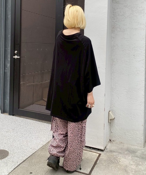 Candy Stripper（キャンディストリッパー）の「FIRE SKULL OVER SIZE RAGLAN トップス（Tシャツ/カットソー・レディース・オフホワイト/カーキ/ブラック・FREE）」の17枚目の写真