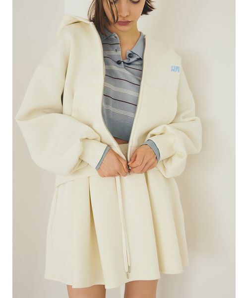 FURFUR（ファーファー）の「【WEB・一部店舗限定カラー】ポンチフレアミニスカート（スカート・レディース・ネイビー/アイボリー/サックスブルー/グレー・F）」の2枚目の写真