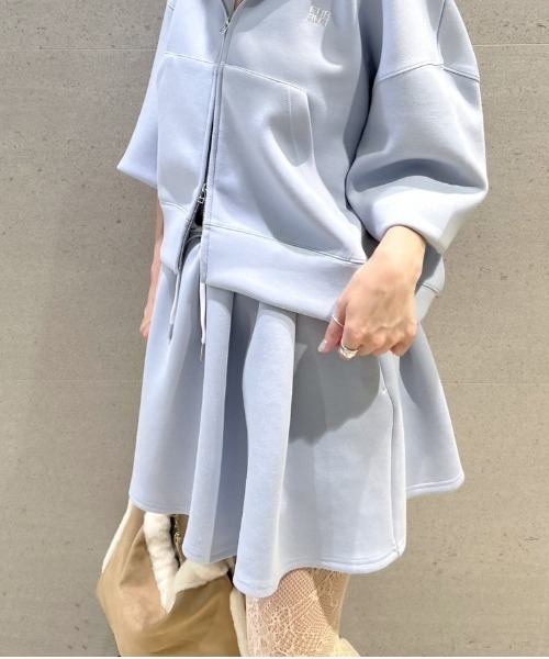 FURFUR（ファーファー）の「【WEB・一部店舗限定カラー】ポンチフレアミニスカート（スカート・レディース・ネイビー/アイボリー/サックスブルー/グレー・F）」の4枚目の写真