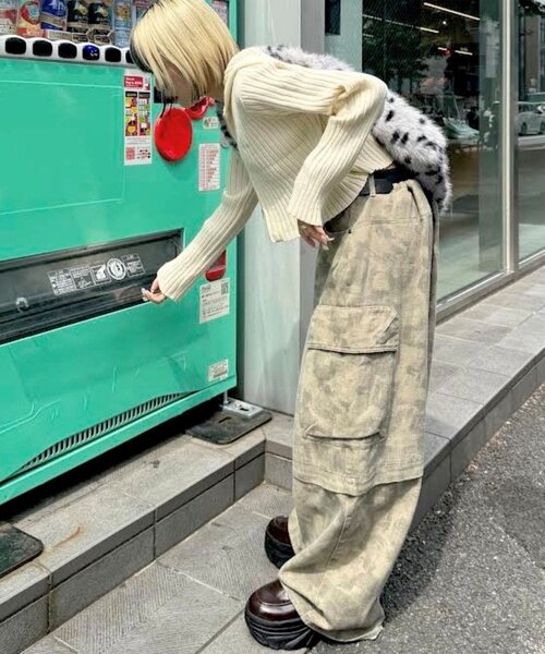 w closet(ダブルクローゼット)の「2WAYカーゴパンツ(その他パンツ・レディース・ベージュ/ブラック/カーキ/ブルー・MEDIUM/SMALL)」の3枚目の写真