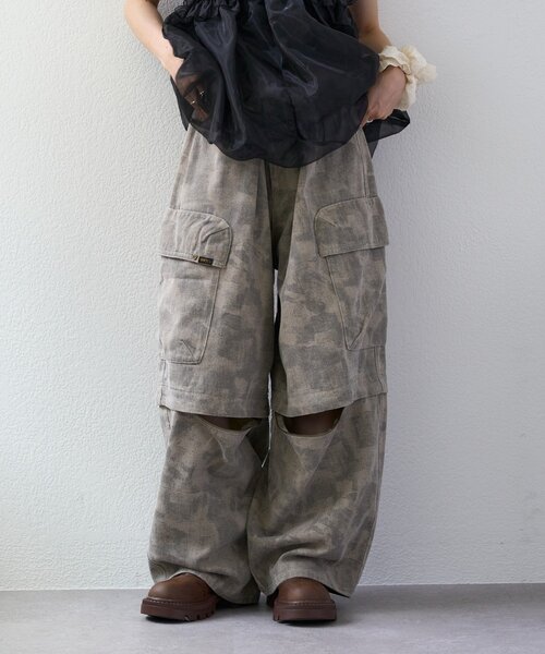 w closet(ダブルクローゼット)の「2WAYカーゴパンツ(その他パンツ・レディース・ベージュ/ブラック/カーキ/ブルー・MEDIUM/SMALL)」の21枚目の写真