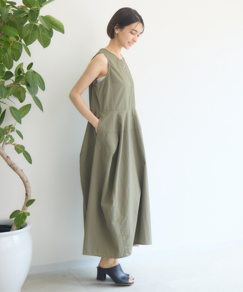 KATHARINE ROSS(キャサリンロス)の「【PILLINI/ピリーニ】ノースリコクーンワンピース(ワンピース・レディース・カーキ/ブラック・FREE)」の9枚目の写真