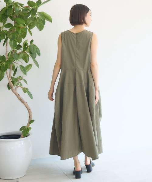 KATHARINE ROSS(キャサリンロス)の「【PILLINI/ピリーニ】ノースリコクーンワンピース(ワンピース・レディース・カーキ/ブラック・FREE)」の10枚目の写真