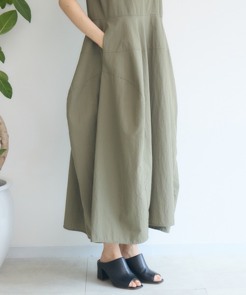 KATHARINE ROSS(キャサリンロス)の「【PILLINI/ピリーニ】ノースリコクーンワンピース(ワンピース・レディース・カーキ/ブラック・FREE)」の16枚目の写真