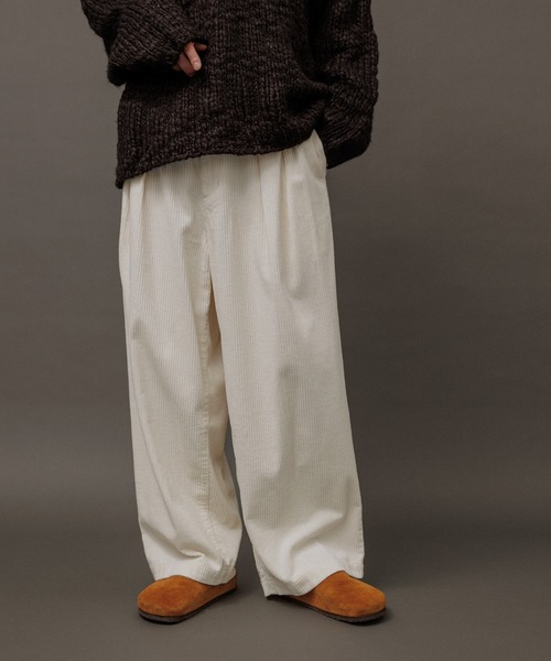 ADAM ET ROPE'（アダムエロペ）の「【WEB限定】2タック ワイドストレート ドカンパンツ / バギーパンツ /コーデュロイ / ユニセックス（その他パンツ・メンズ・ブラック/チャコールグレー/オフホワイト/ベージュ系その他・S/M/L）」の10枚目の写真
