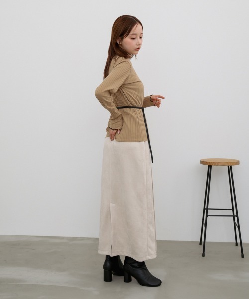 Bab(バブ)の「【タイト/フレア2タイプ】【サイズ展開あり】スウェードロングスカート(スカート・レディース・チャコールグレー/アイボリー系/ブラウン系その他2/アイボリー/グレー系その他/イエロー系その他/キャメル/ブラウン・S/M/L)」の11枚目の写真
