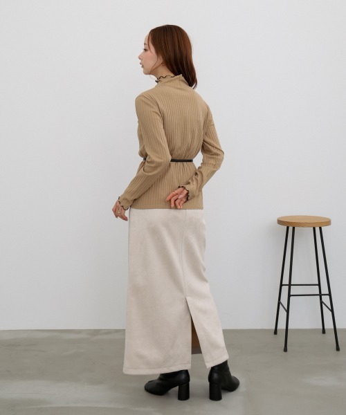 Bab(バブ)の「【タイト/フレア2タイプ】【サイズ展開あり】スウェードロングスカート(スカート・レディース・チャコールグレー/アイボリー系/ブラウン系その他2/アイボリー/グレー系その他/イエロー系その他/キャメル/ブラウン・S/M/L)」の12枚目の写真