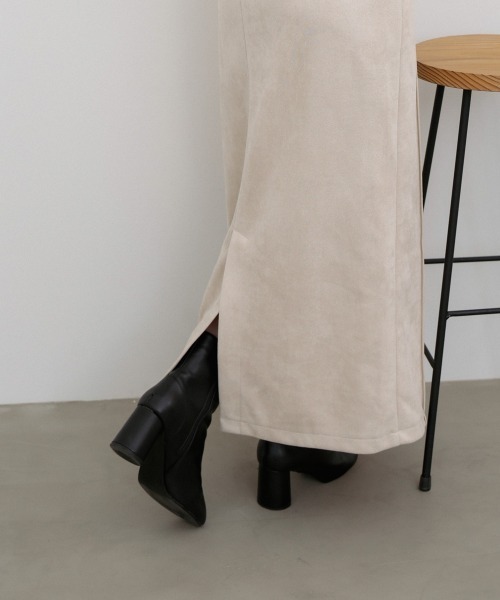 Bab(バブ)の「【タイト/フレア2タイプ】【サイズ展開あり】スウェードロングスカート(スカート・レディース・チャコールグレー/アイボリー系/ブラウン系その他2/アイボリー/グレー系その他/イエロー系その他/キャメル/ブラウン・S/M/L)」の13枚目の写真