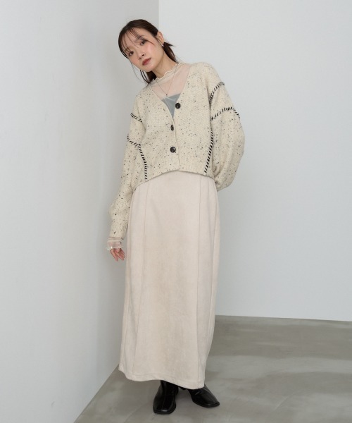 Bab(バブ)の「【タイト/フレア2タイプ】【サイズ展開あり】スウェードロングスカート(スカート・レディース・チャコールグレー/アイボリー系/ブラウン系その他2/アイボリー/グレー系その他/イエロー系その他/キャメル/ブラウン・S/M/L)」の20枚目の写真