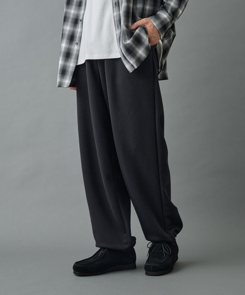 COLONY 2139（コロニートゥーワンスリーナイン）の「TCポンチドロストパンツ（スウェットパンツ・メンズ・ブラック/グレー・MEDIUM/LARGE）」の2枚目の写真