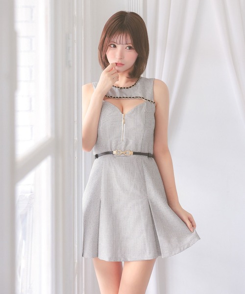 Tika(ティカ)の「キャバドレス ミニ フレア ノースリーブ チェーンデザイン バストカット ジップ ウエストベルト ボックスドレス キャバワンピ(ドレス・レディース・ホワイト/ブラック・S/M/L/XL)」の8枚目の写真