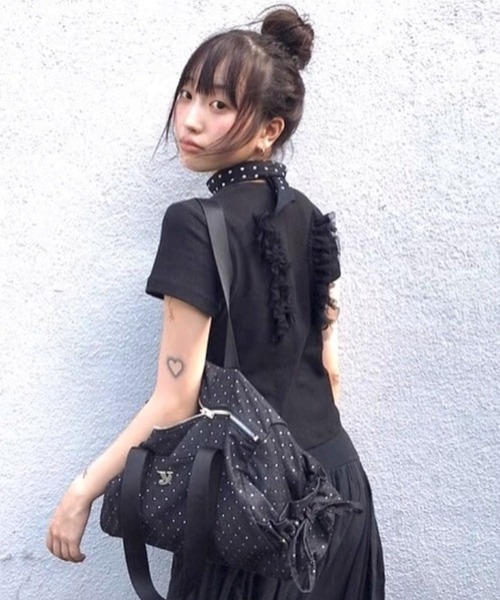 tシャツ A'GEM/9 × .kom 「.KOM/ドットケーオーエム」 背中レース 羽半袖Tシャツ レディース A'GEM/9 / エージェムナイン』ハイネック半袖Tシャツ A'GEM/9│A