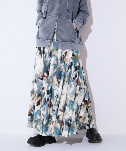 JEANASIS（ジーナシス）の「ペイントタッチフレアスカート/592868（スカート・レディース・ブルー系その他/グレー系その他/ホワイト/ブラック・FREE/SMALL）」の4枚目の写真