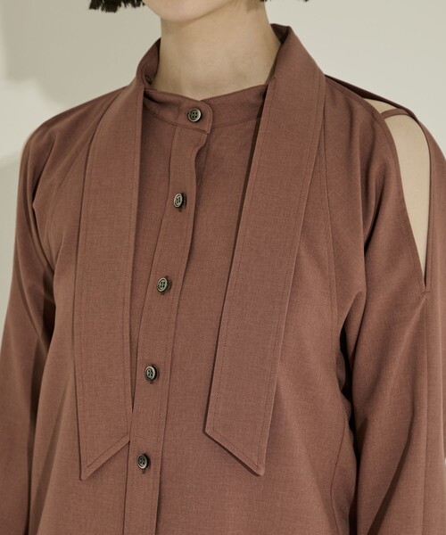 AKANE UTSUNOMIYA（アカネウツノミヤ）の「【AKANE UTSUNOMIYA/アカネウツノミヤ】《STUDIOUS別注》WAO-FB49-2009/肩開きブラウス/秋服（シャツ/ブラウス・レディース・ブラウン/ブルー/ブラック・36）」の22枚目の写真