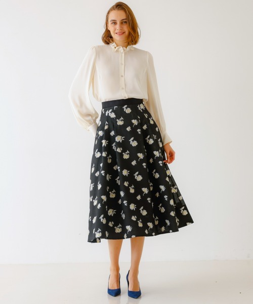 DESIGNWORKS(デザインワークス)の「サテンネックフリルブラウス(シャツ/ブラウス・レディース・ブラック/オフホワイト・38)」の10枚目の写真