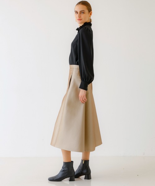 DESIGNWORKS(デザインワークス)の「サテンネックフリルブラウス(シャツ/ブラウス・レディース・ブラック/オフホワイト・38)」の14枚目の写真