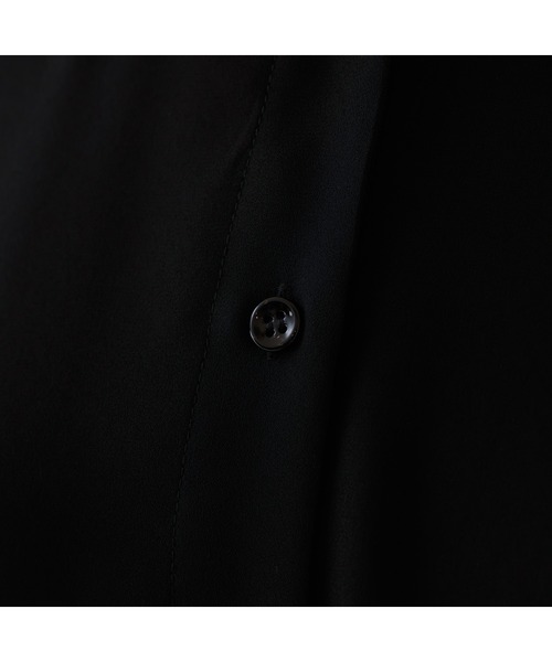 DESIGNWORKS(デザインワークス)の「サテンネックフリルブラウス(シャツ/ブラウス・レディース・ブラック/オフホワイト・38)」の20枚目の写真