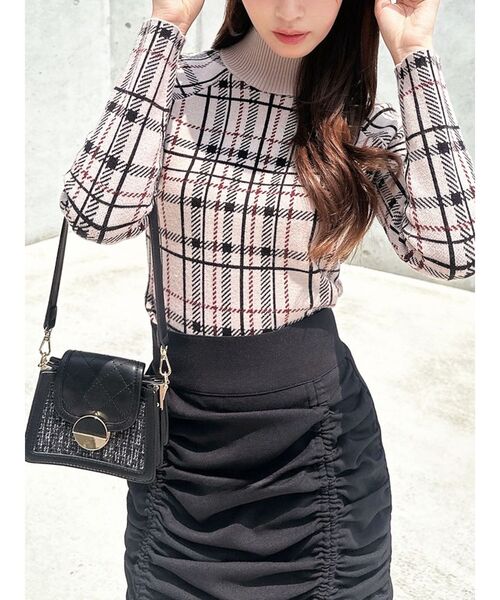 RESEXXY（リゼクシー）の「ハイネックベーシックニットトップス（ニット/セーター・レディース・ブラック/ホワイト/レッド/ベージュ・FREE）」の3枚目の写真