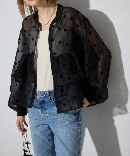 each（イーチ）の「フロッキードットフリルペプラムシアーブルゾン（ブルゾン・レディース・ブラック/グレー・FREE）」の6枚目の写真