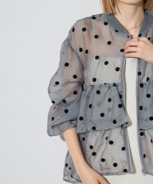 each（イーチ）の「フロッキードットフリルペプラムシアーブルゾン（ブルゾン・レディース・ブラック/グレー・FREE）」の19枚目の写真