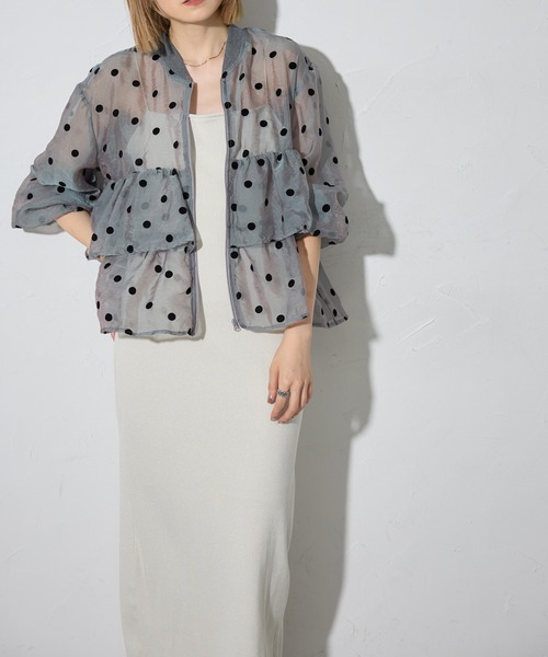 each（イーチ）の「フロッキードットフリルペプラムシアーブルゾン（ブルゾン・レディース・ブラック/グレー・FREE）」の7枚目の写真