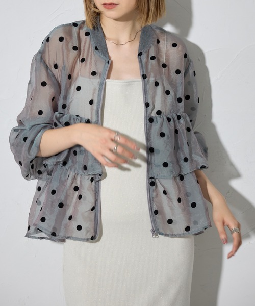each（イーチ）の「フロッキードットフリルペプラムシアーブルゾン（ブルゾン・レディース・ブラック/グレー・FREE）」の11枚目の写真
