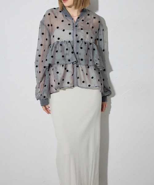 each（イーチ）の「フロッキードットフリルペプラムシアーブルゾン（ブルゾン・レディース・ブラック/グレー・FREE）」の5枚目の写真