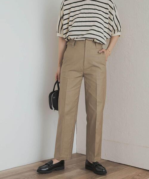 URBAN RESEARCH DOORS（アーバンリサーチドアーズ）の「サイドベルトストレートパンツ（その他パンツ・レディース・ベージュ/ネイビー・SMALL/MEDIUM）」の5枚目の写真