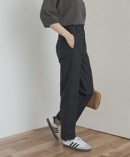 URBAN RESEARCH DOORS（アーバンリサーチドアーズ）の「サイドベルトストレートパンツ（その他パンツ・レディース・ベージュ/ネイビー・SMALL/MEDIUM）」の17枚目の写真