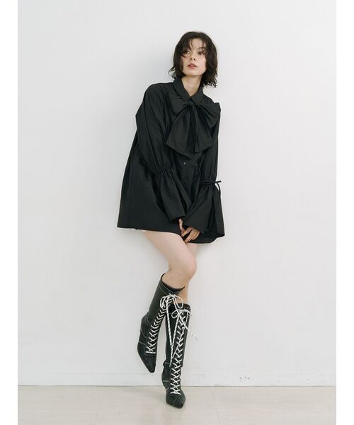 jouetie(ジュエティ)の「ボクシングレースアップブーツ 靴(ブーツ・レディース・アイボリー/ブラック/ボルドー・MEDIUM/LARGE)」の4枚目の写真