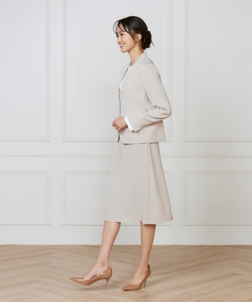 INED（イネド）の「トリアセバックサテンジョーゼット フレアスカート【セットアップ対応】（スーツスカート・レディース・ネイビー/サンドグレー・7号/9号/11号/5号）」の12枚目の写真