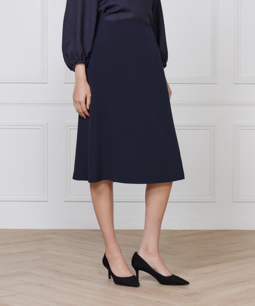 INED（イネド）の「トリアセバックサテンジョーゼット フレアスカート【セットアップ対応】（スーツスカート・レディース・ネイビー/サンドグレー・7号/9号/11号/5号）」の16枚目の写真