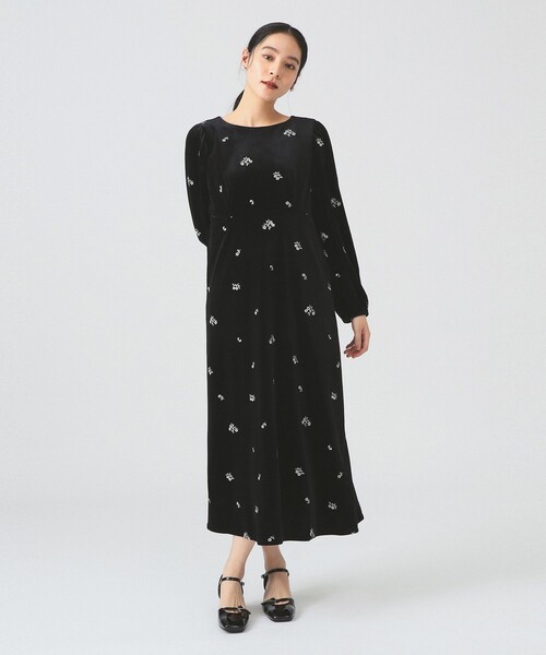 Ray BEAMS(レイビームス)の「ベロア 刺繍 ワンピース(ワンピース・レディース・ブラック/ダークブラウン・0/1)」の3枚目の写真