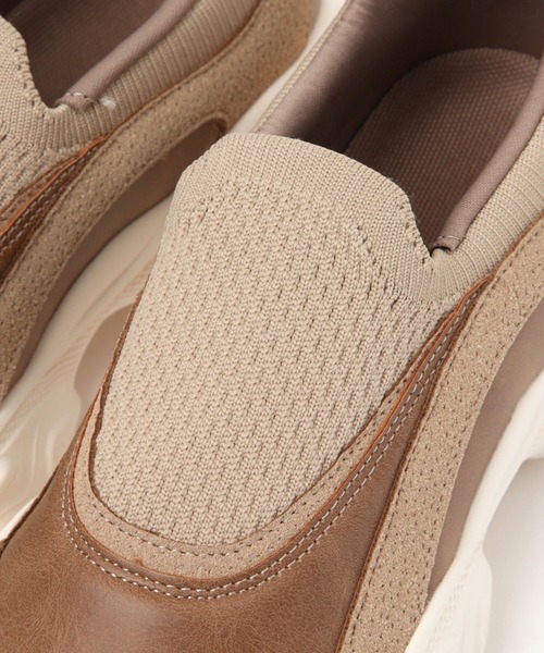 studio CLIP（スタディオクリップ）の「らく履きスリッポンスニーカー（スニーカー・レディース・ベージュ/ブラック・MEDIUM/LARGE）」の14枚目の写真