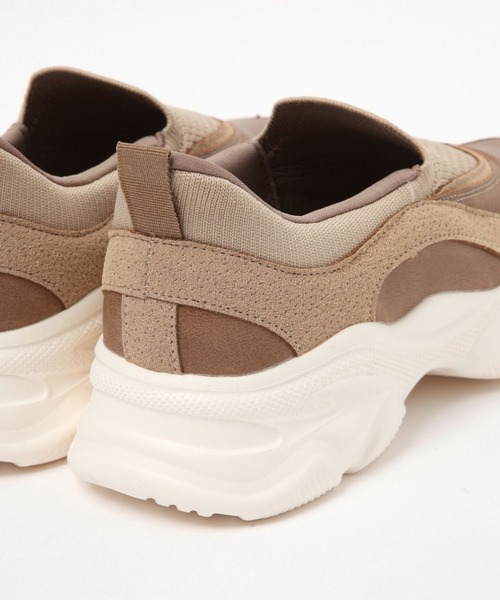 studio CLIP（スタディオクリップ）の「らく履きスリッポンスニーカー（スニーカー・レディース・ベージュ/ブラック・MEDIUM/LARGE）」の15枚目の写真