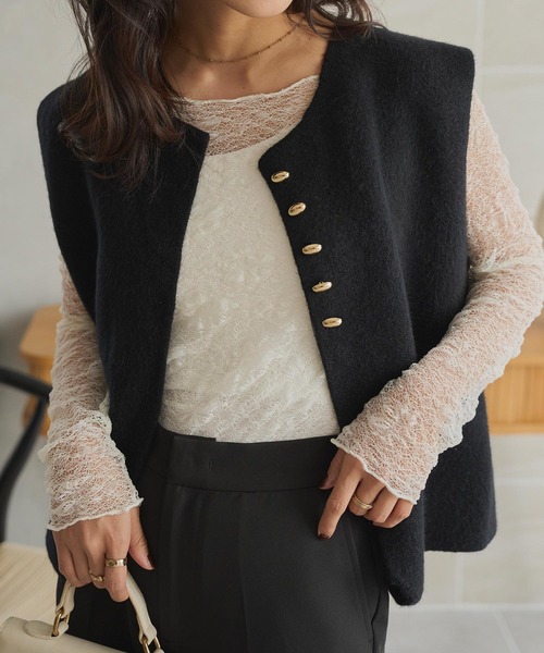 KOBE LETTUCE（コウベレタス）の「ゴールドボタンもっちりニットベスト（ベスト・レディース・アイボリー/ブラック/キャメル・M）」の5枚目の写真