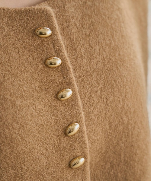 KOBE LETTUCE（コウベレタス）の「ゴールドボタンもっちりニットベスト（ベスト・レディース・アイボリー/ブラック/キャメル・M）」の8枚目の写真